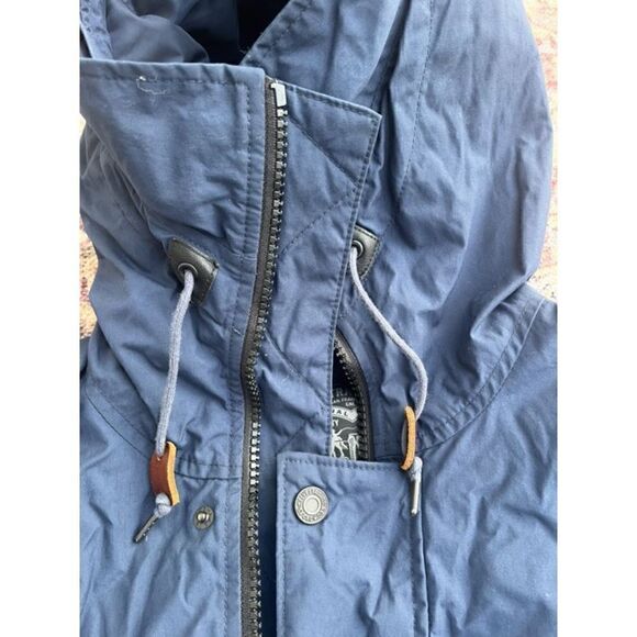 Levi’s puffer jacket  - Picture 11 of 11